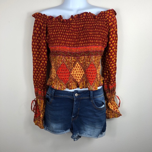 3/$20 Speed Limit Crop Top Size Sm - Picture 3 of 7